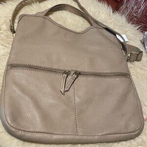 Like new!!! Fossil Explorer XL leather crossbody bag